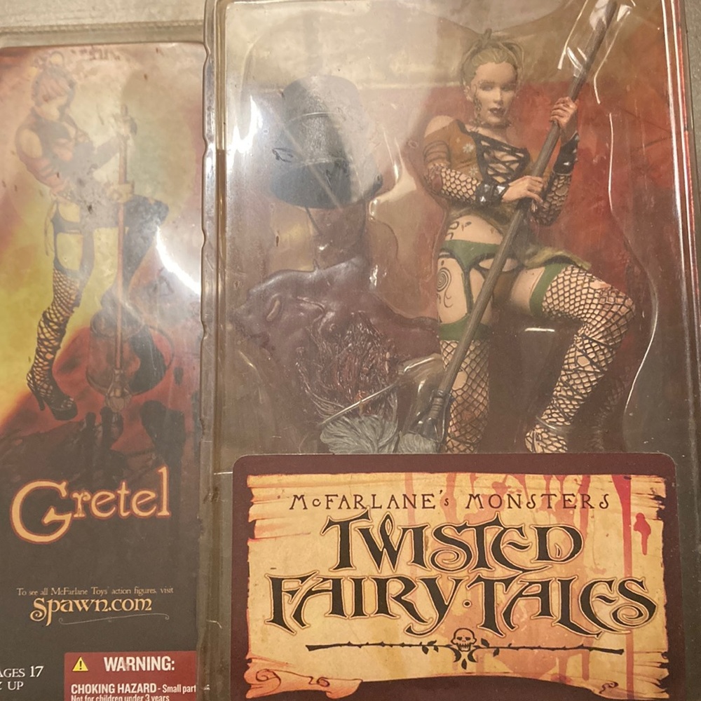 Todd McFarlane twisted fairy tales Gretel (RARE DISCONTINUED PART OF A SET)